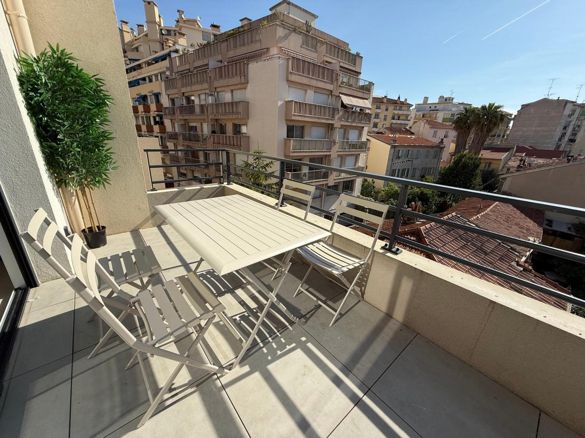 T2 Avec Terrasse Et Parking Prive Au Coeur De Ніцца Екстер'єр фото